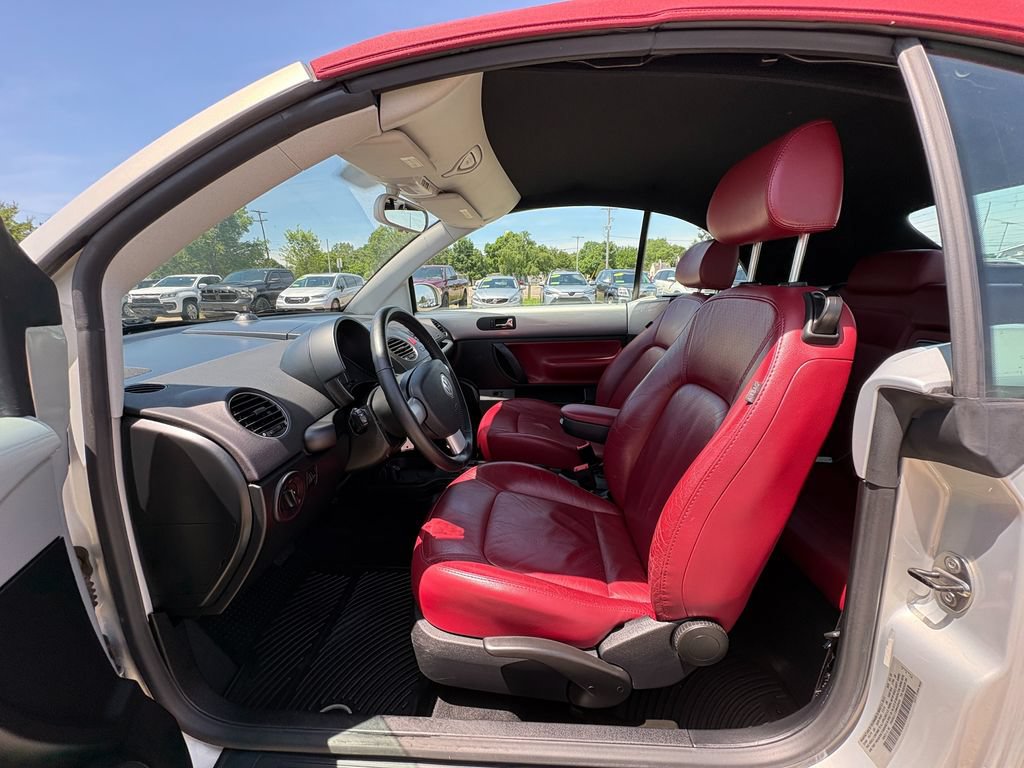 Used 2009 Volkswagen Beetle Blush FWD image 11