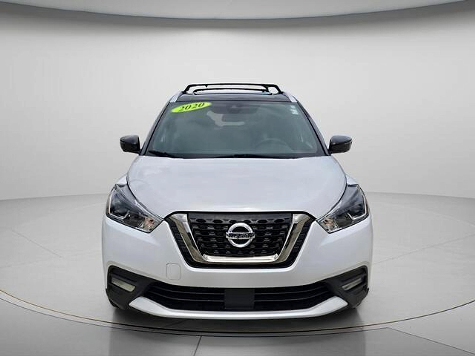 Used 2020 Nissan Kicks SR w/ Exterior Package FWD image 4