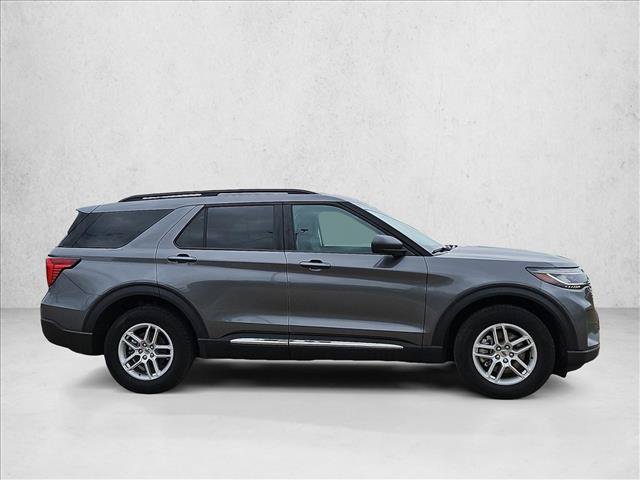 Used 2025 Ford Explorer Active AWD/4WD image 4