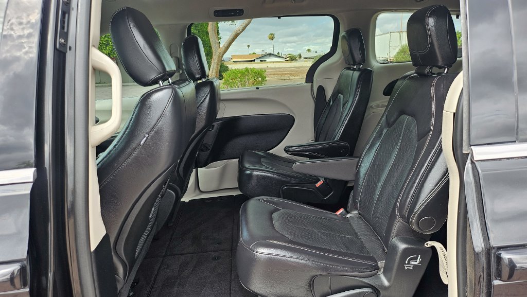 Used 2022 Chrysler Pacifica Touring-L FWD image 26