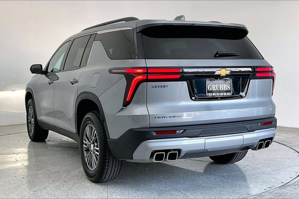 Used 2024 Chevrolet Traverse LT FWD image 16