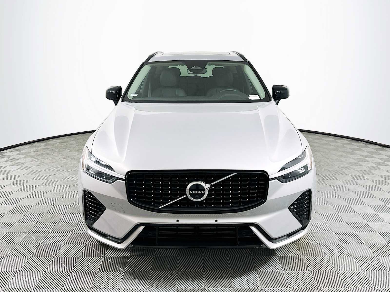 Used 2023 Volvo XC60 T8 Plus w/ Protection Package Premier AWD/4WD image 2