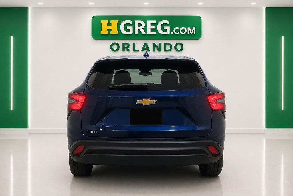 Used 2024 Chevrolet Trax LS w/ Driver Confidence Package FWD image 8