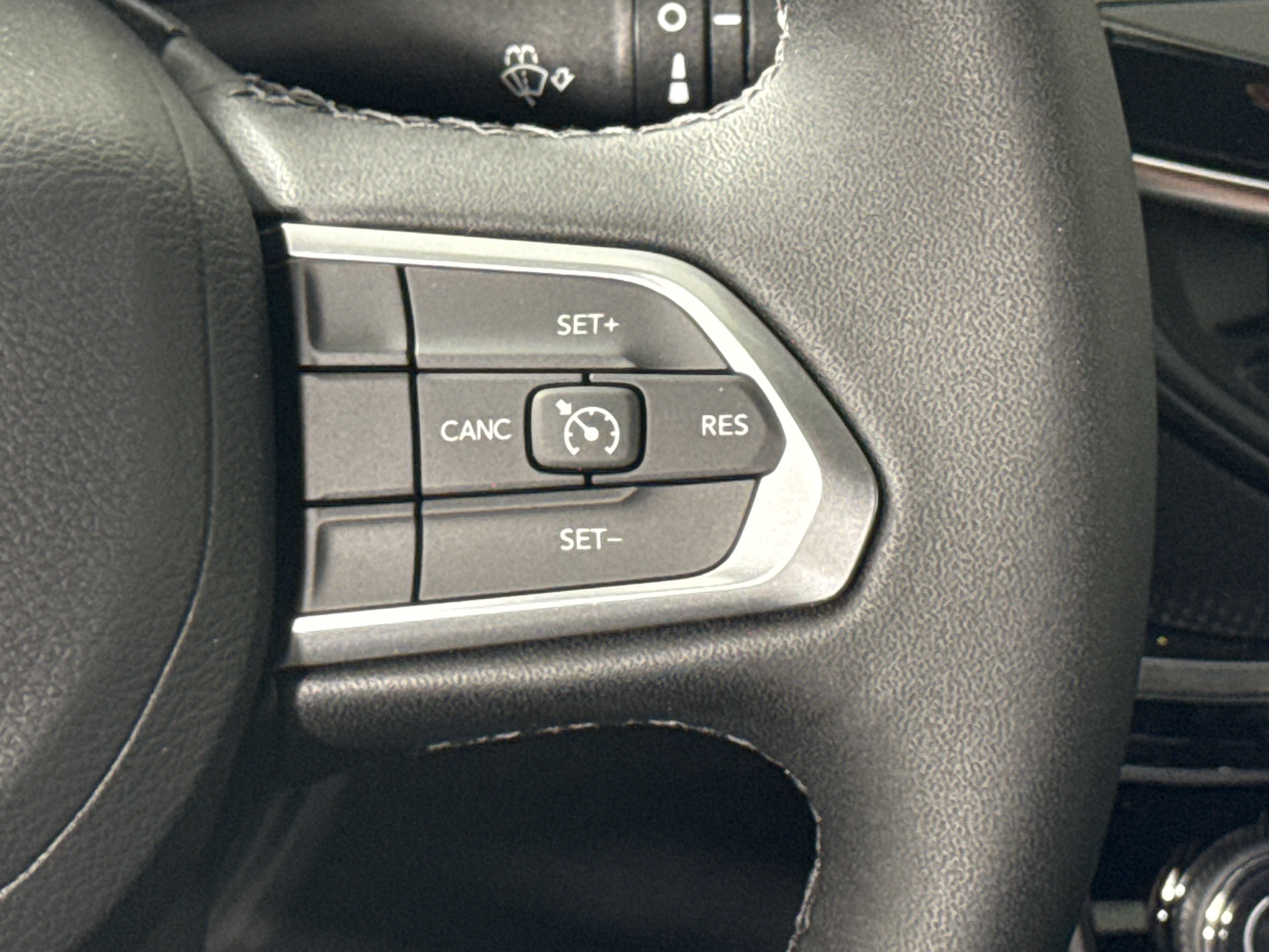 New 2026 Jeep Compass Latitude AWD/4WD image 18