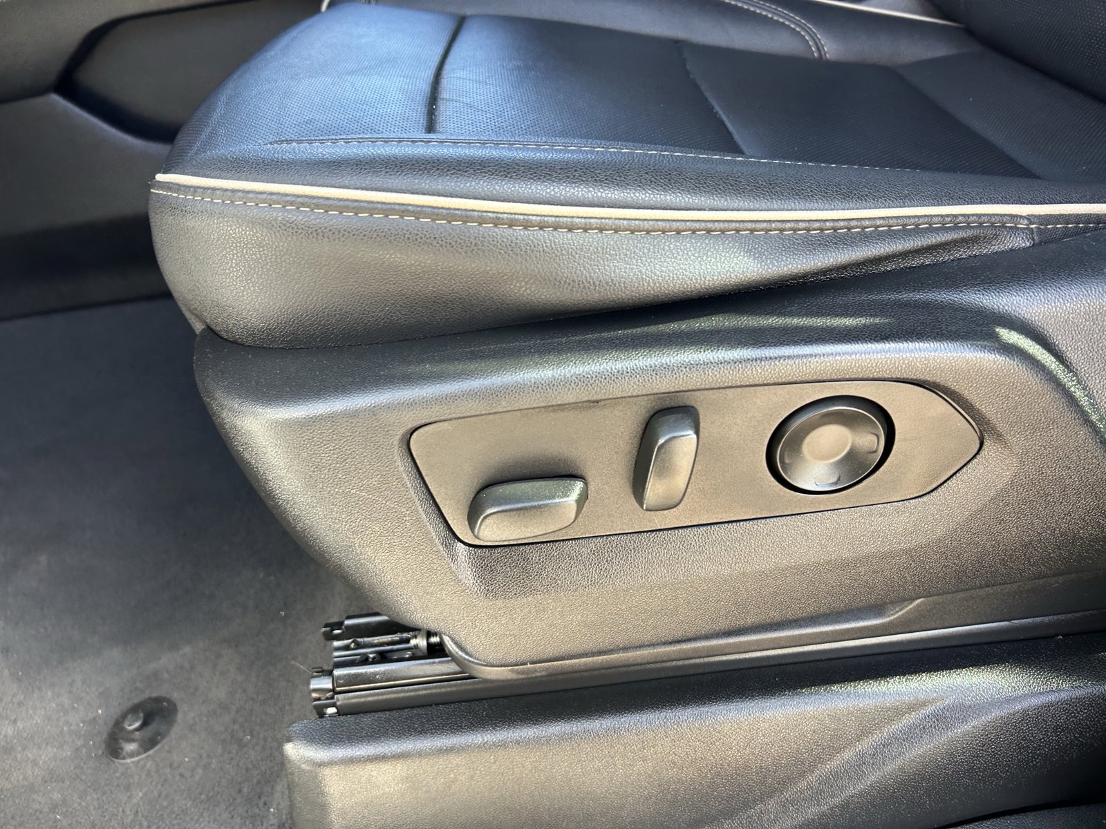 Certified 2023 Chevrolet Suburban Premier AWD/4WD image 29