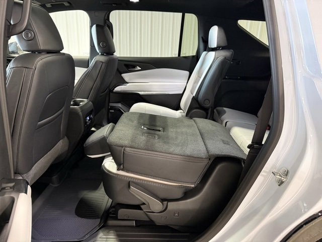 New 2026 Chevrolet Traverse High Country w/ LPO, Floor Liner Package image 36
