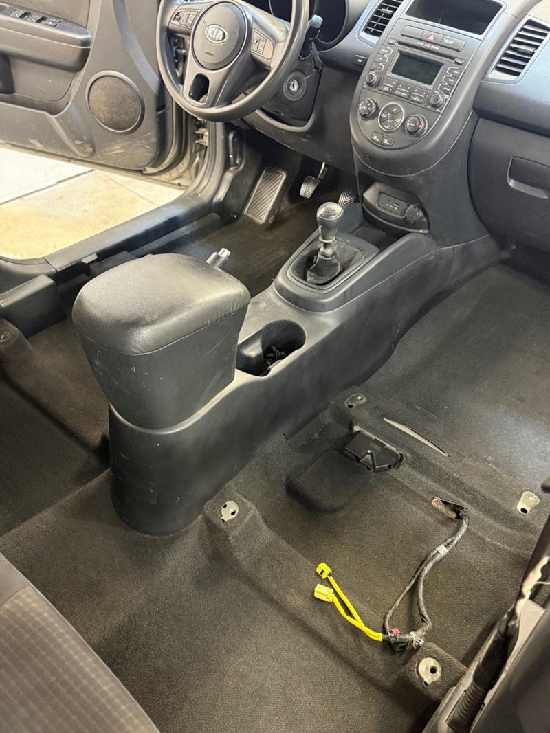 Used 2013 Kia Soul FWD image 17