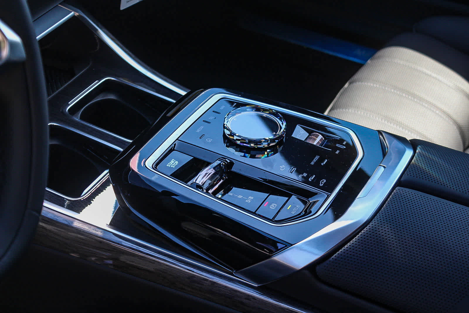 New 2026 BMW i7 M70 RWD image 19