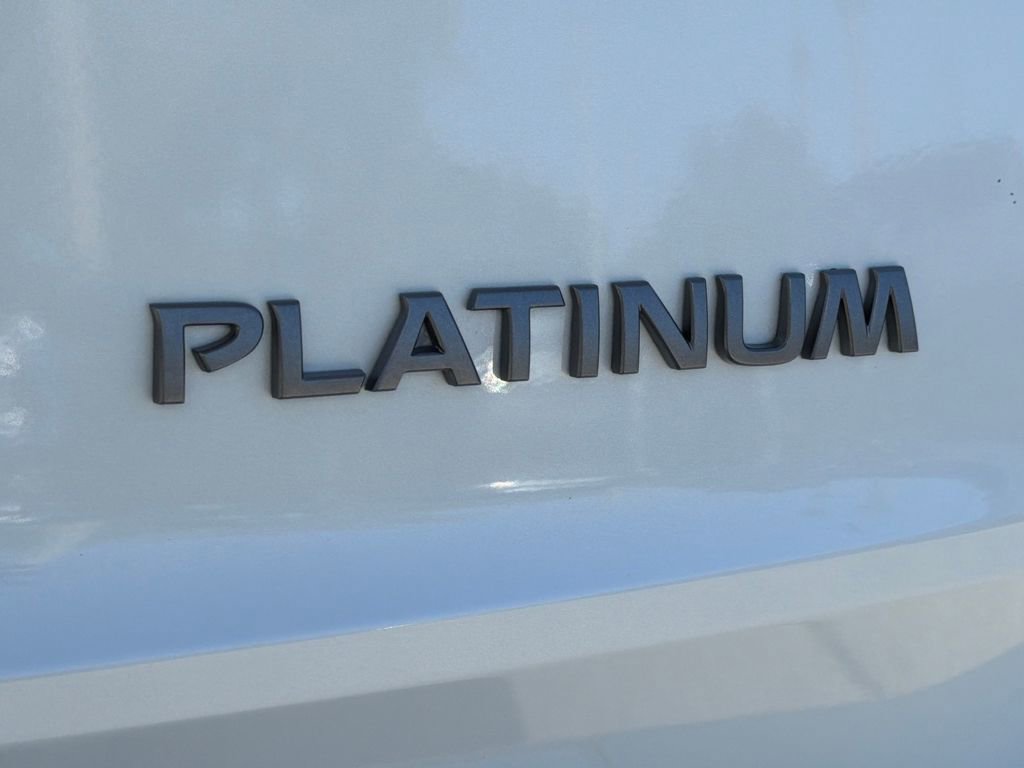 Used 2024 Nissan Rogue Platinum w/ Platinum Premium Package image 11