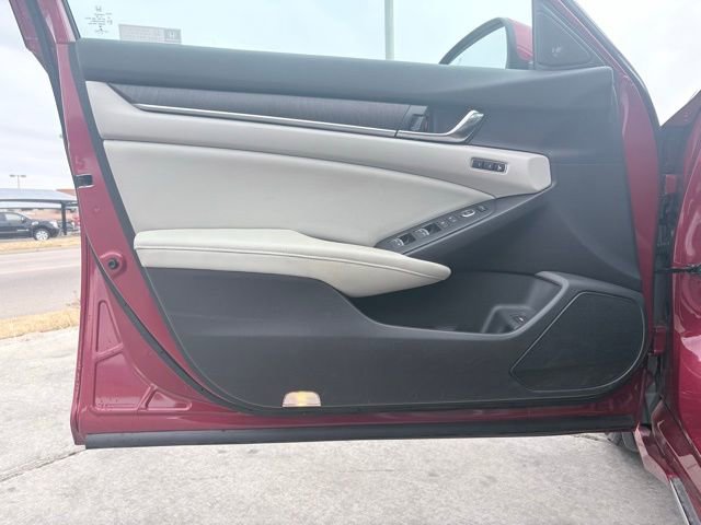 Used 2018 Honda Accord Touring image 20
