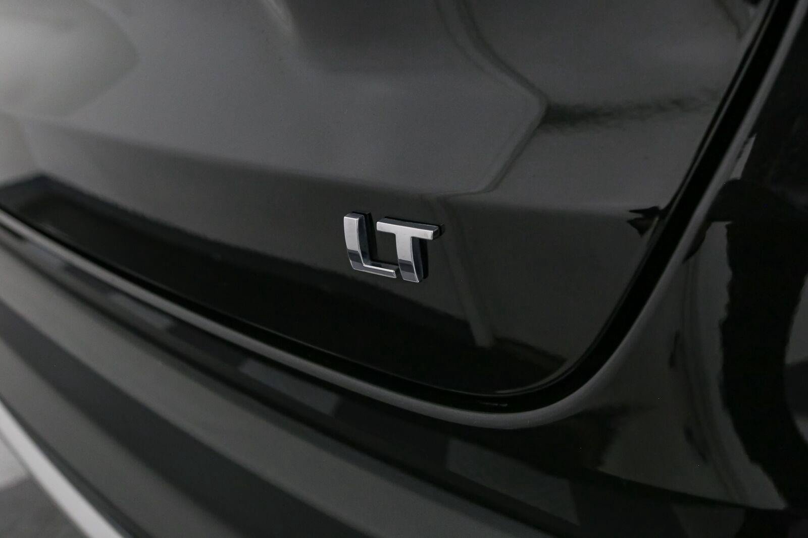 Used 2025 Chevrolet Trax LT FWD image 11