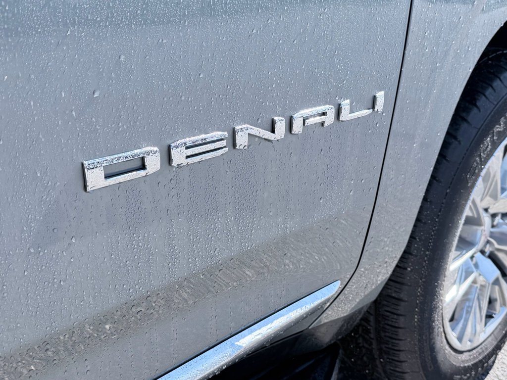 Used 2025 GMC Yukon XL Denali RWD image 12