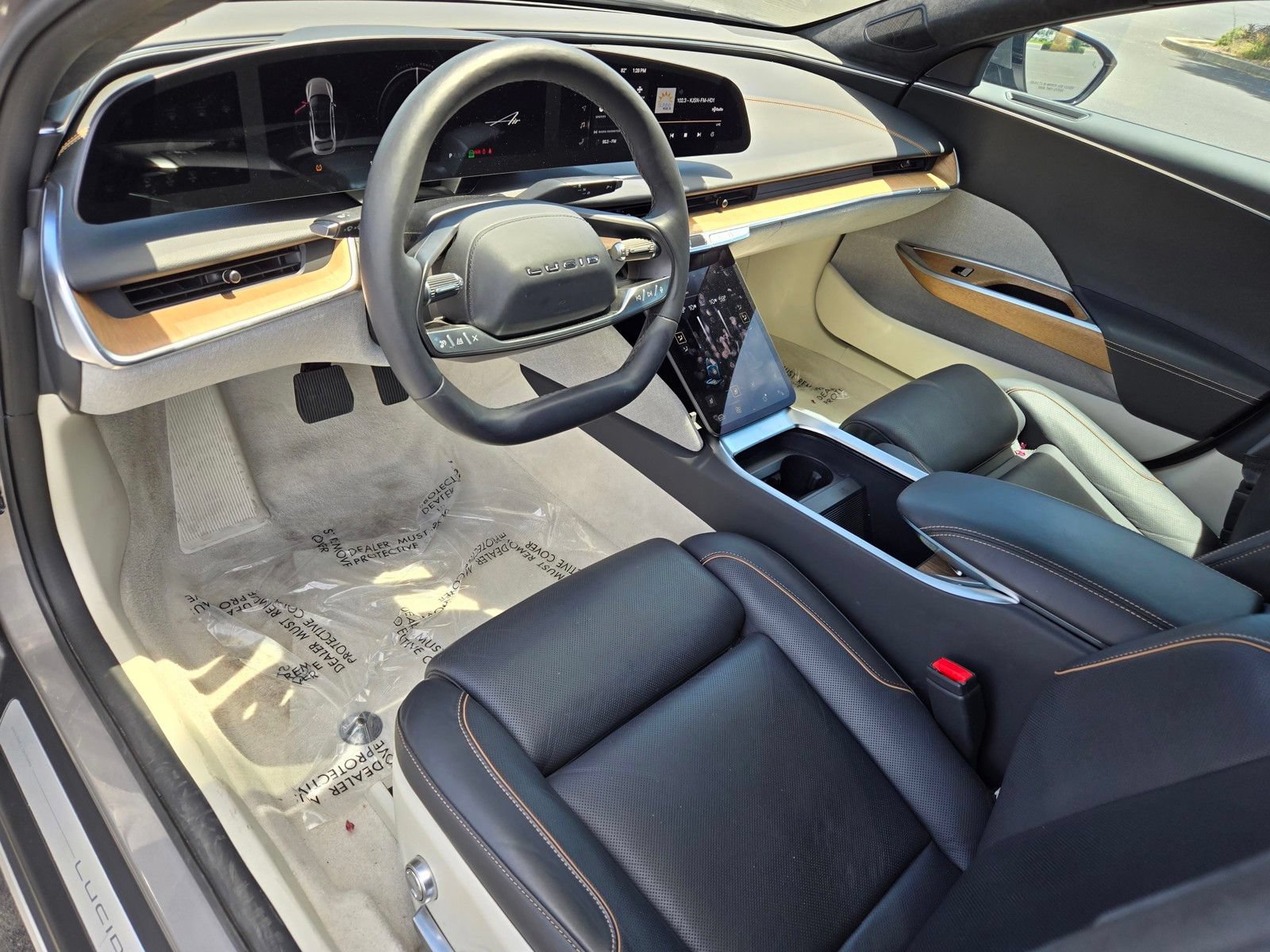 Used 2025 Lucid Air Touring AWD/4WD image 16