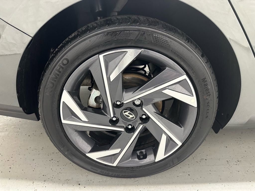 Used 2025 Hyundai Elantra SEL image 60
