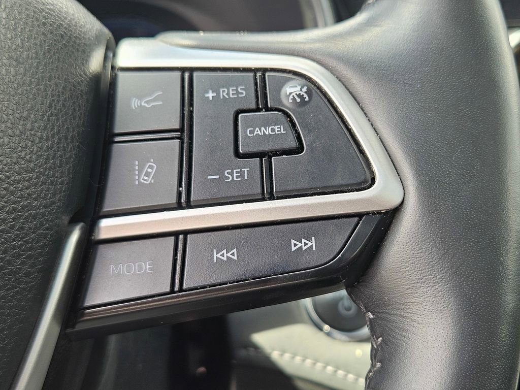 Used 2023 Toyota Highlander Platinum AWD/4WD image 28