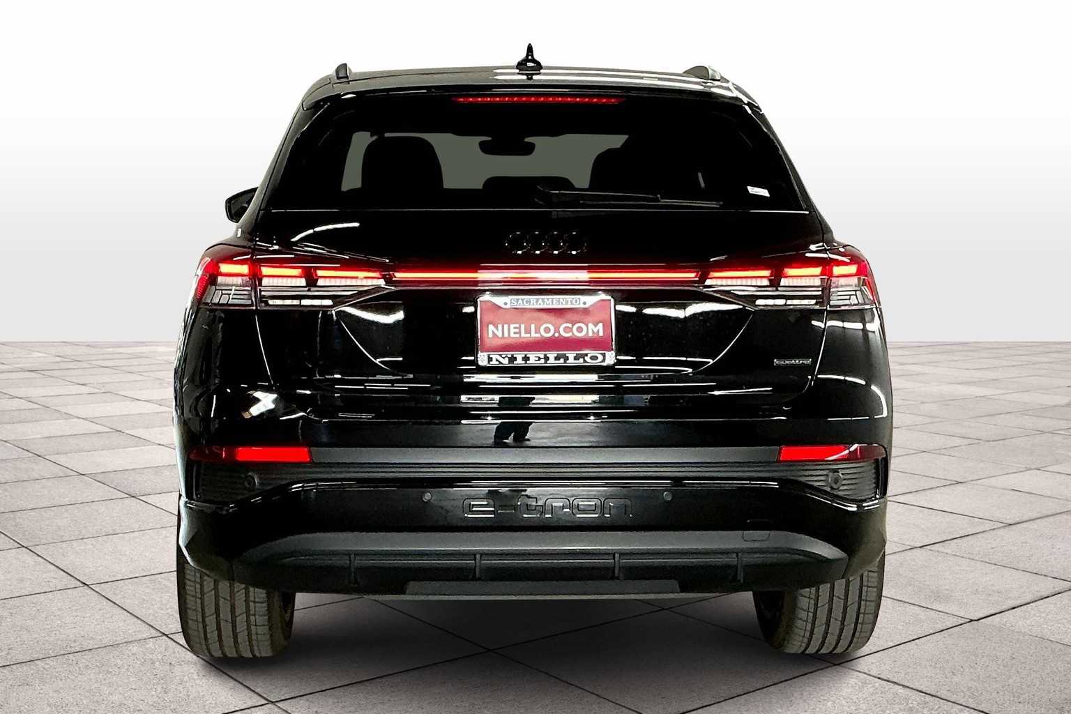 Used 2023 Audi Q4 e-tron Premium w/ Convenience Package image 7