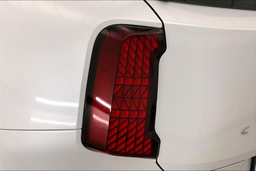 Used 2025 MINI Cooper Countryman S w/ Comfort Package Max image 28