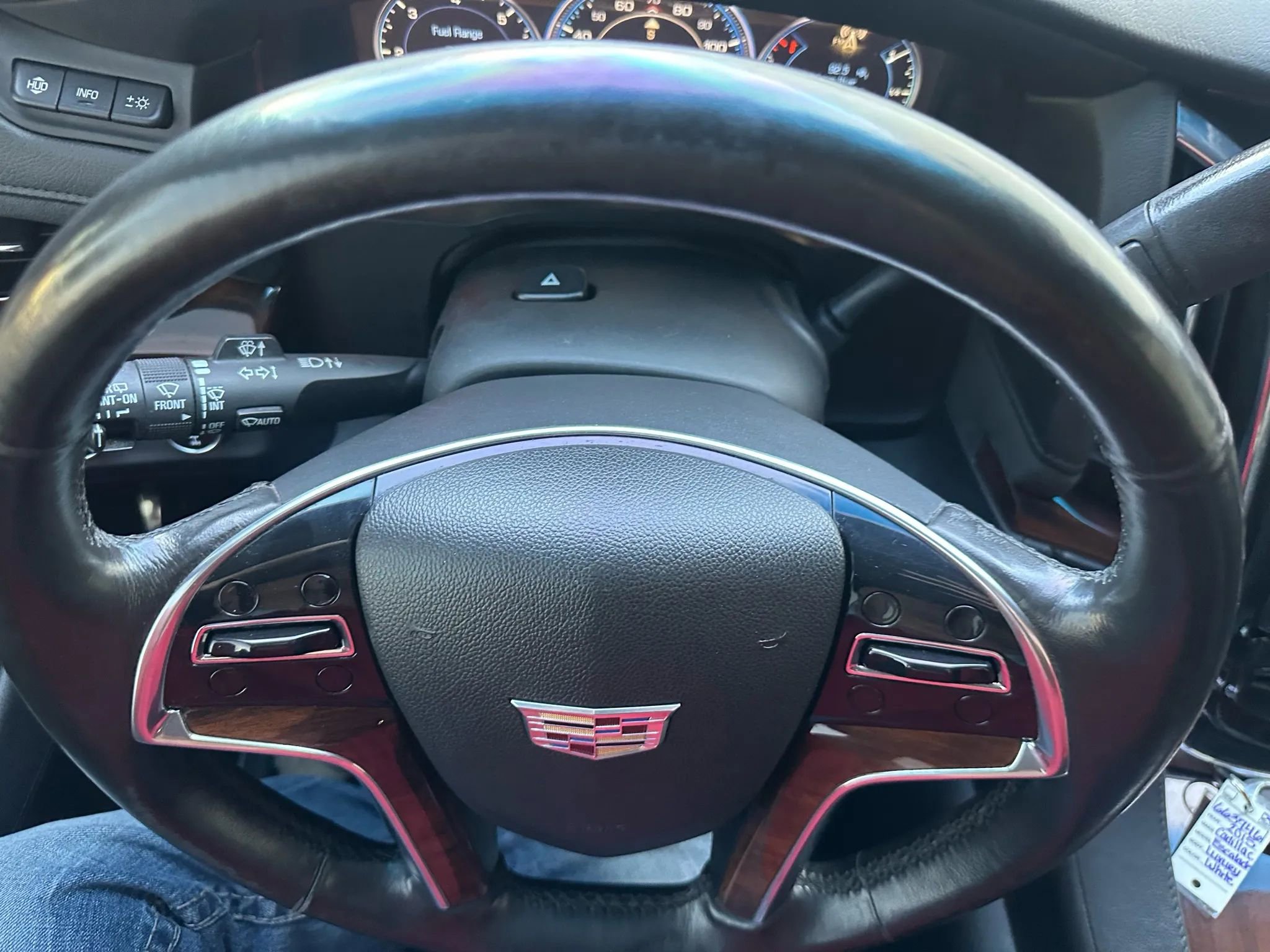 Used 2015 Cadillac Escalade Luxury AWD/4WD image 40