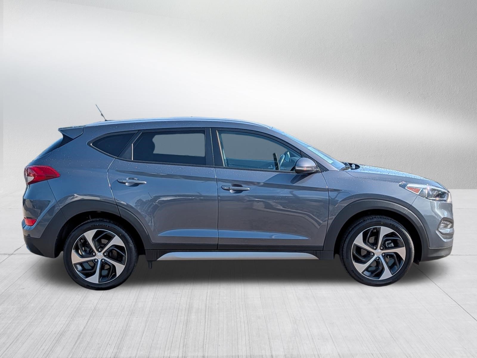 Used 2017 Hyundai Tucson Sport w/ Cargo Package AWD/4WD image 8