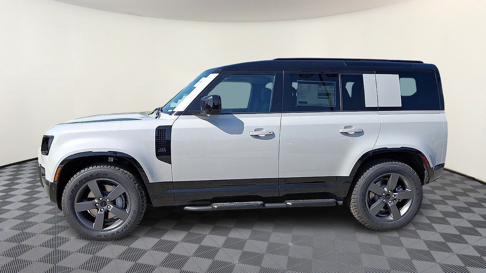 Used 2026 Land Rover Defender 110 X-Dynamic SE AWD/4WD image 5