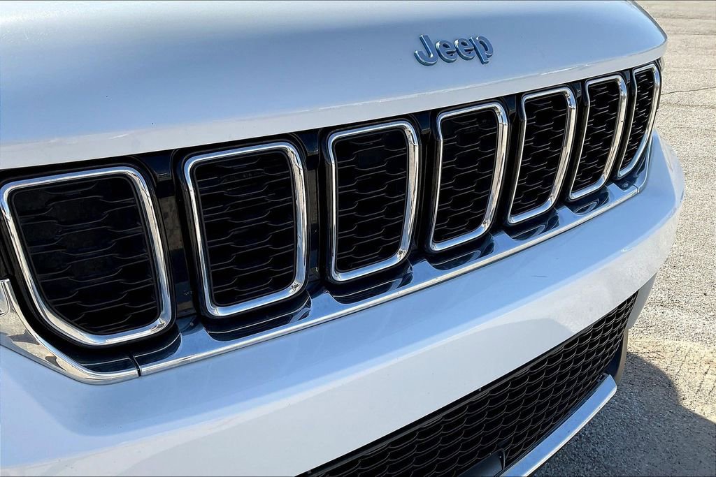 Used 2024 Jeep Grand Cherokee Limited 4xe image 30