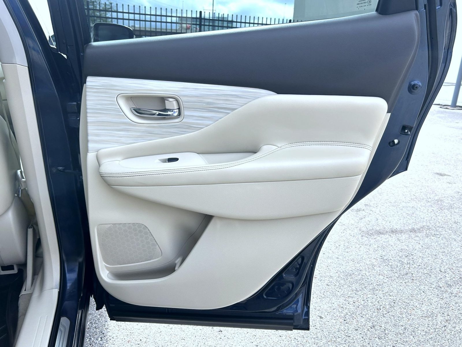 Used 2015 Nissan Murano SL w/ SL Technology Package AWD/4WD image 19