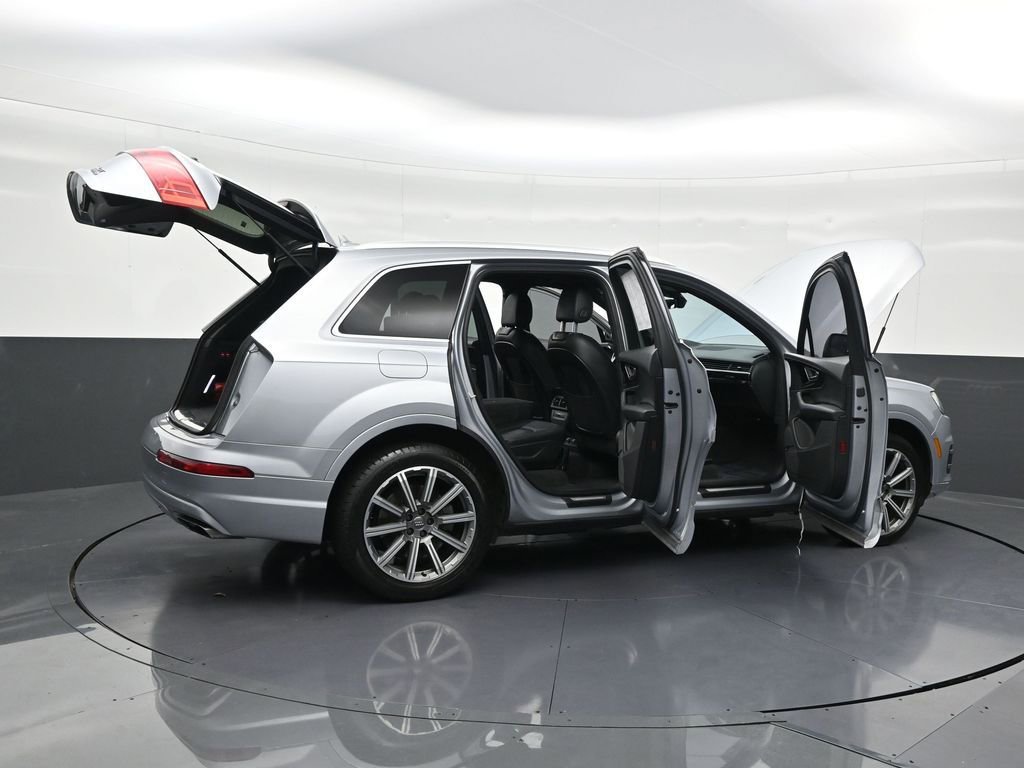 Used 2018 Audi Q7 3.0T Premium Plus w/ Premium Plus Package image 31