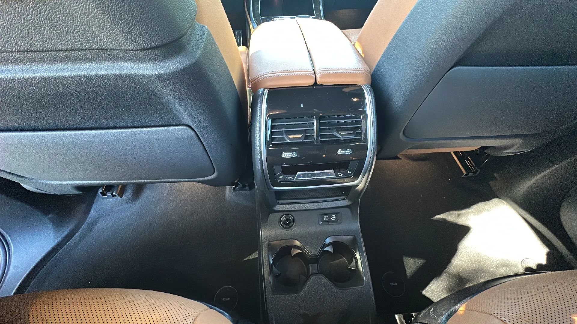 Used 2024 BMW X7 xDrive40i w/ M Sport Package AWD/4WD image 14