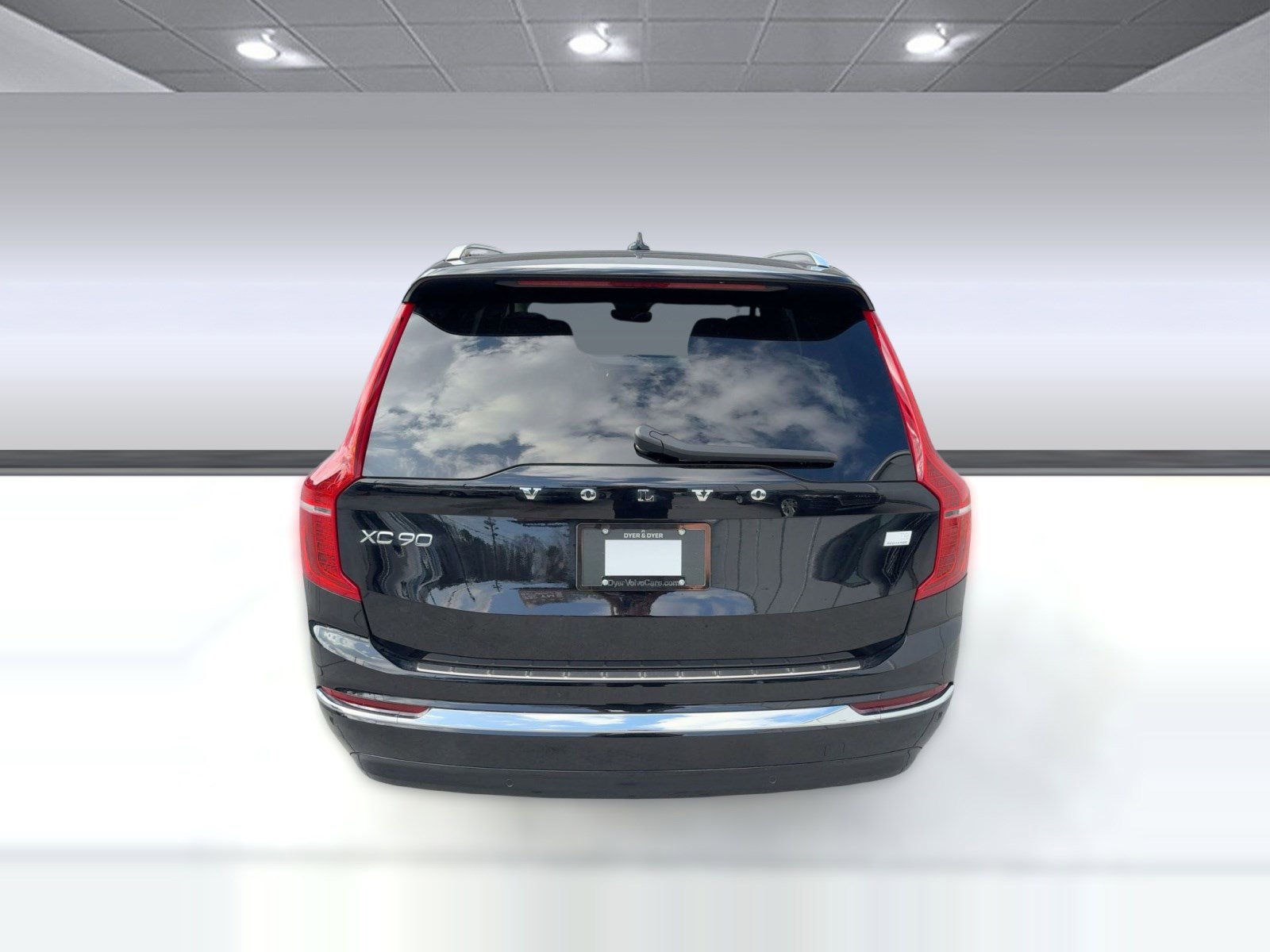 Certified 2024 Volvo XC90 T8 Ultimate w/ Protection Package Premier image 9