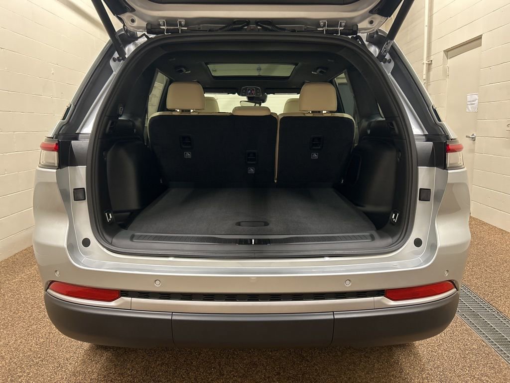 New 2026 Jeep Grand Cherokee Limited image 11