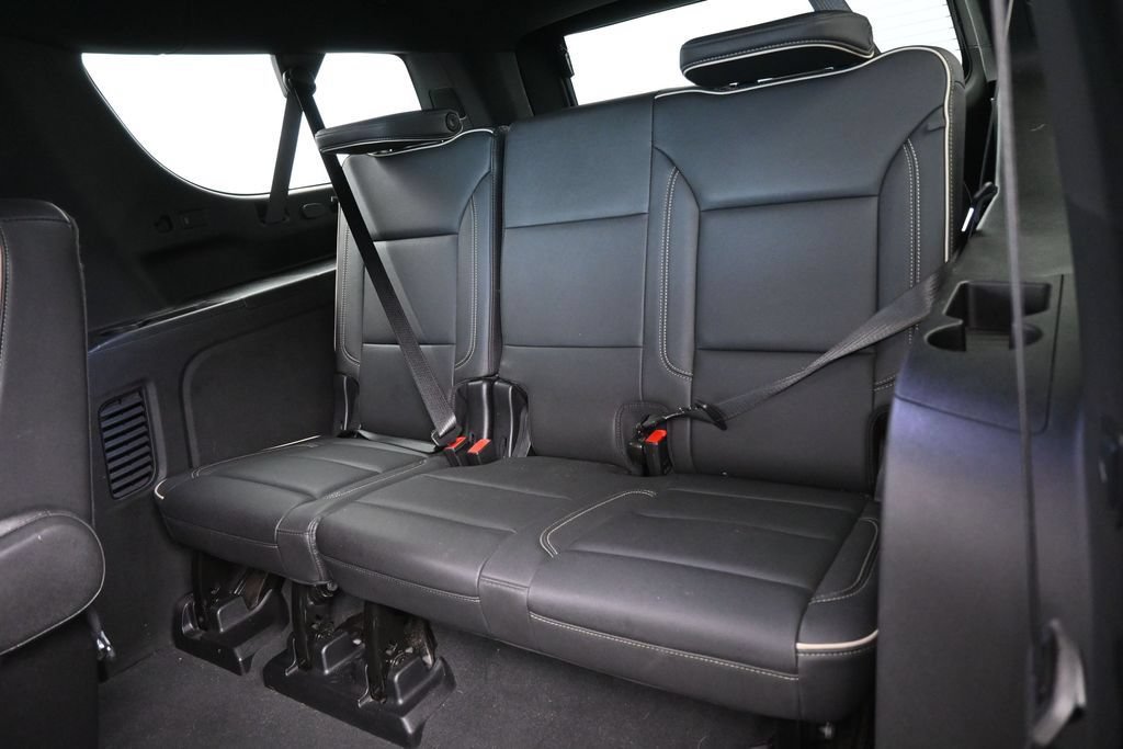 Used 2026 Chevrolet Suburban Premier AWD/4WD image 39
