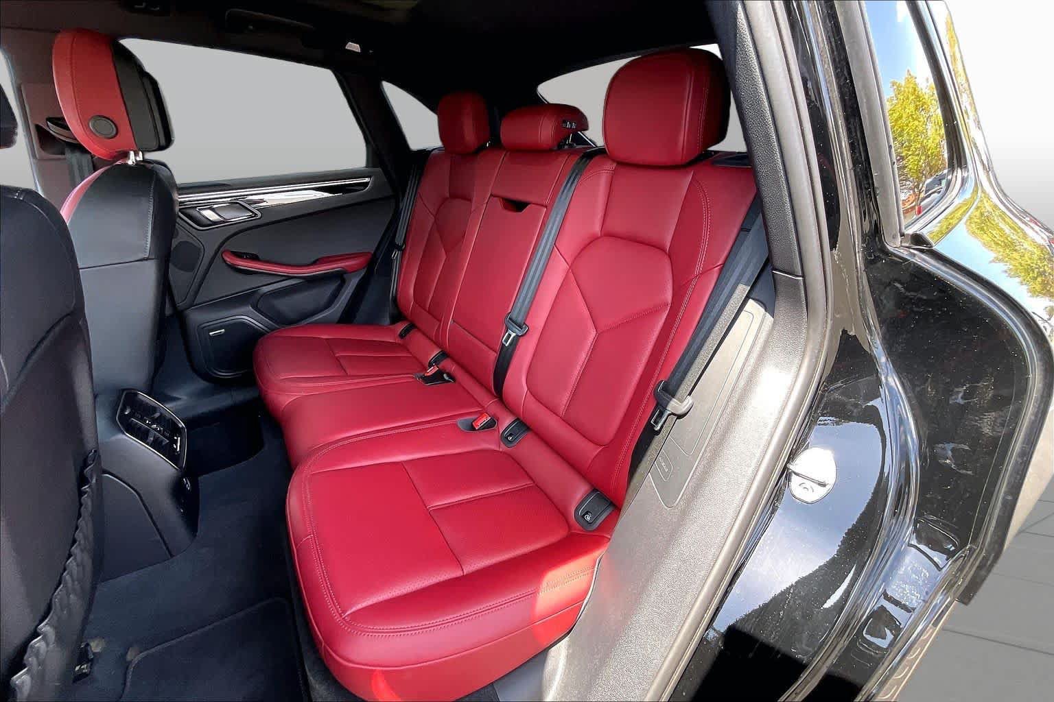 Used 2023 Porsche Macan S AWD/4WD image 19