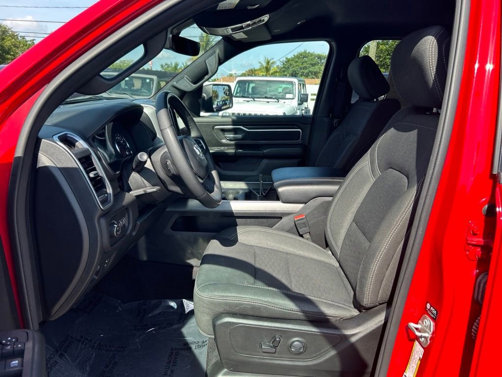 Used 2025 RAM 1500 Big Horn AWD/4WD image 9