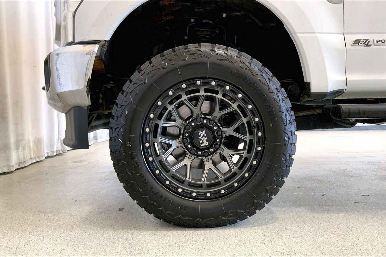 Used 2022 Ford F250 XLT w/ XLT Value Package AWD/4WD image 8