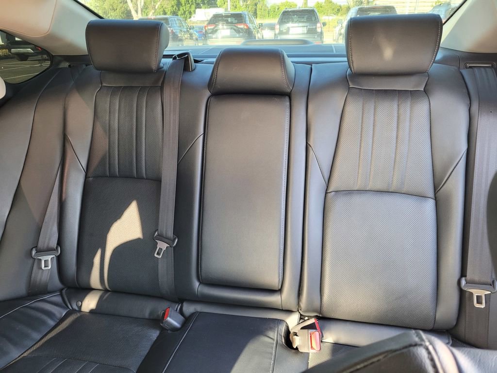 Used 2018 Honda Accord EX-L image 10