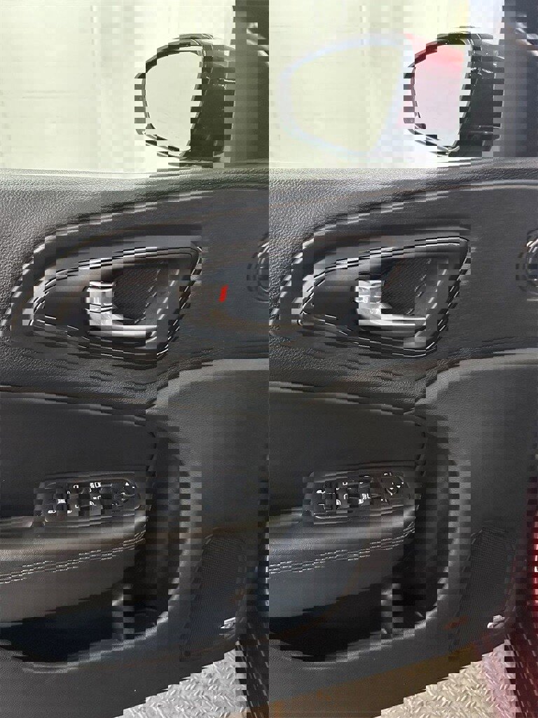 Used 2016 Chrysler 200 S w/ Navigation & Sound Group I image 9