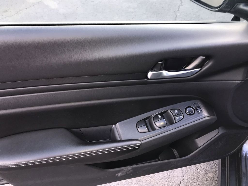 Used 2024 Nissan Altima 2.5 SV image 13