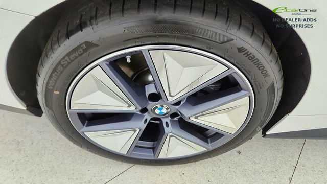 Used 2025 BMW i4 eDrive40 w/ Premium Package RWD image 59