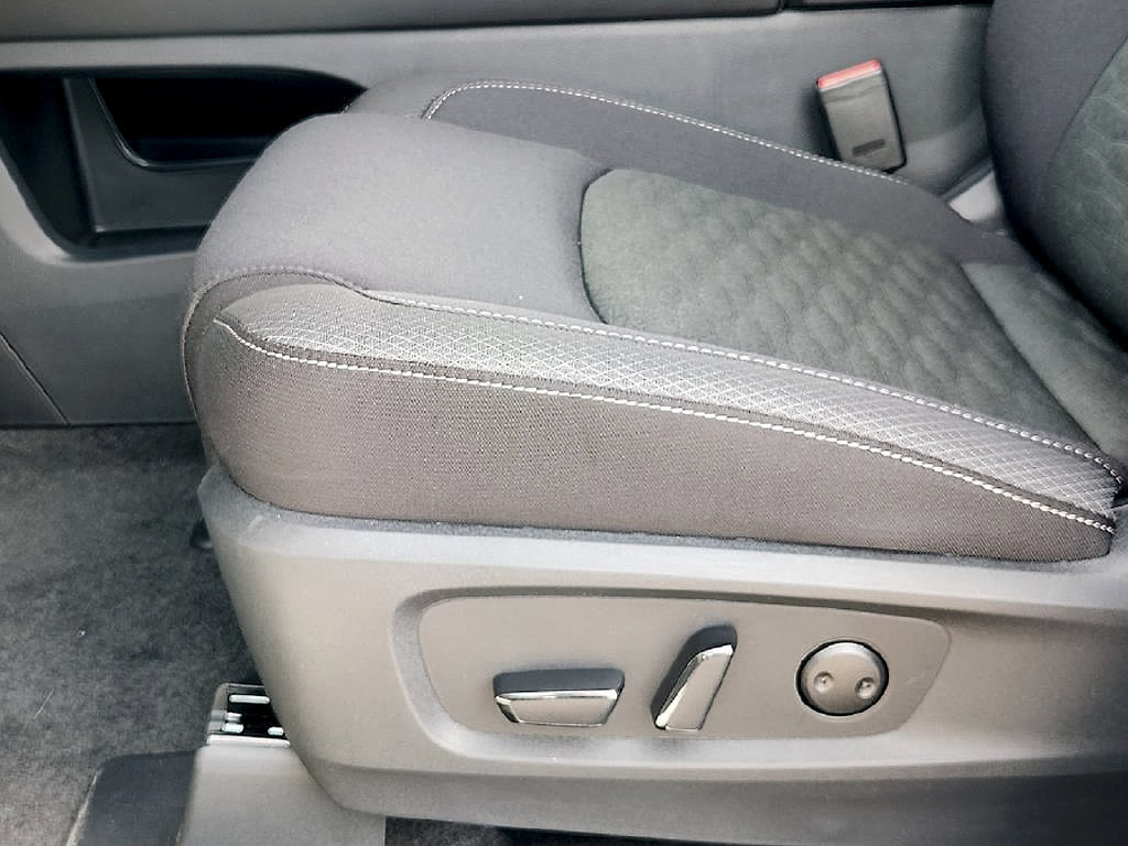 New 2026 Nissan Pathfinder SV w/ Cargo Package FWD image 21