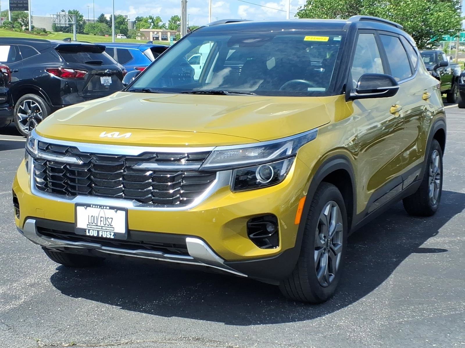 Used 2024 Kia Seltos S AWD/4WD image 2