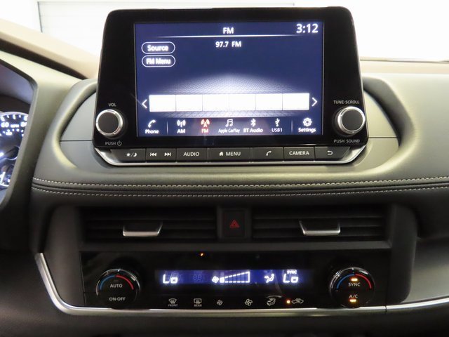 Used 2023 Nissan Rogue SV image 26