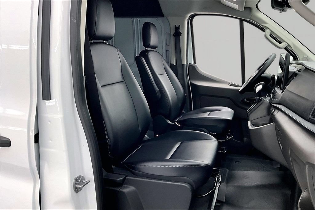 Used 2026 Ford Transit 150 Low Roof RWD image 7