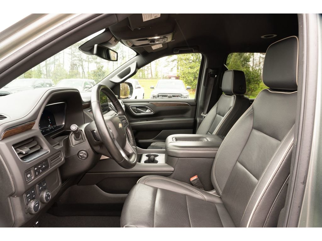 Used 2024 Chevrolet Suburban Premier AWD/4WD image 11