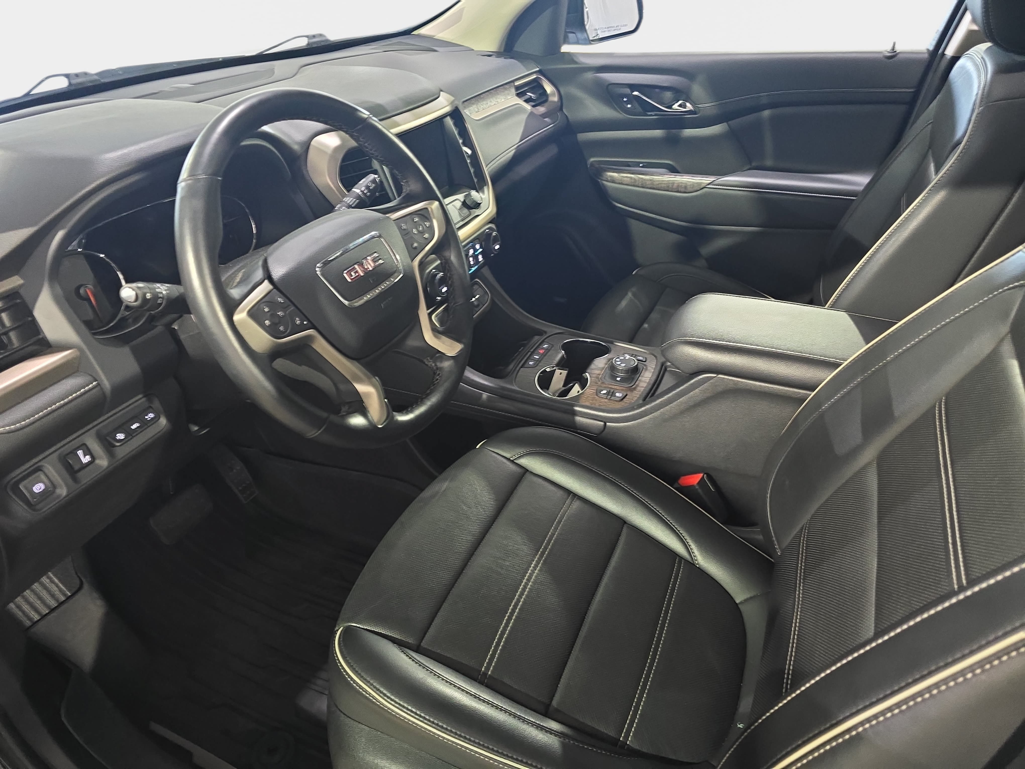 Used 2023 GMC Acadia Denali w/ Black Diamond Edition AWD/4WD image 13