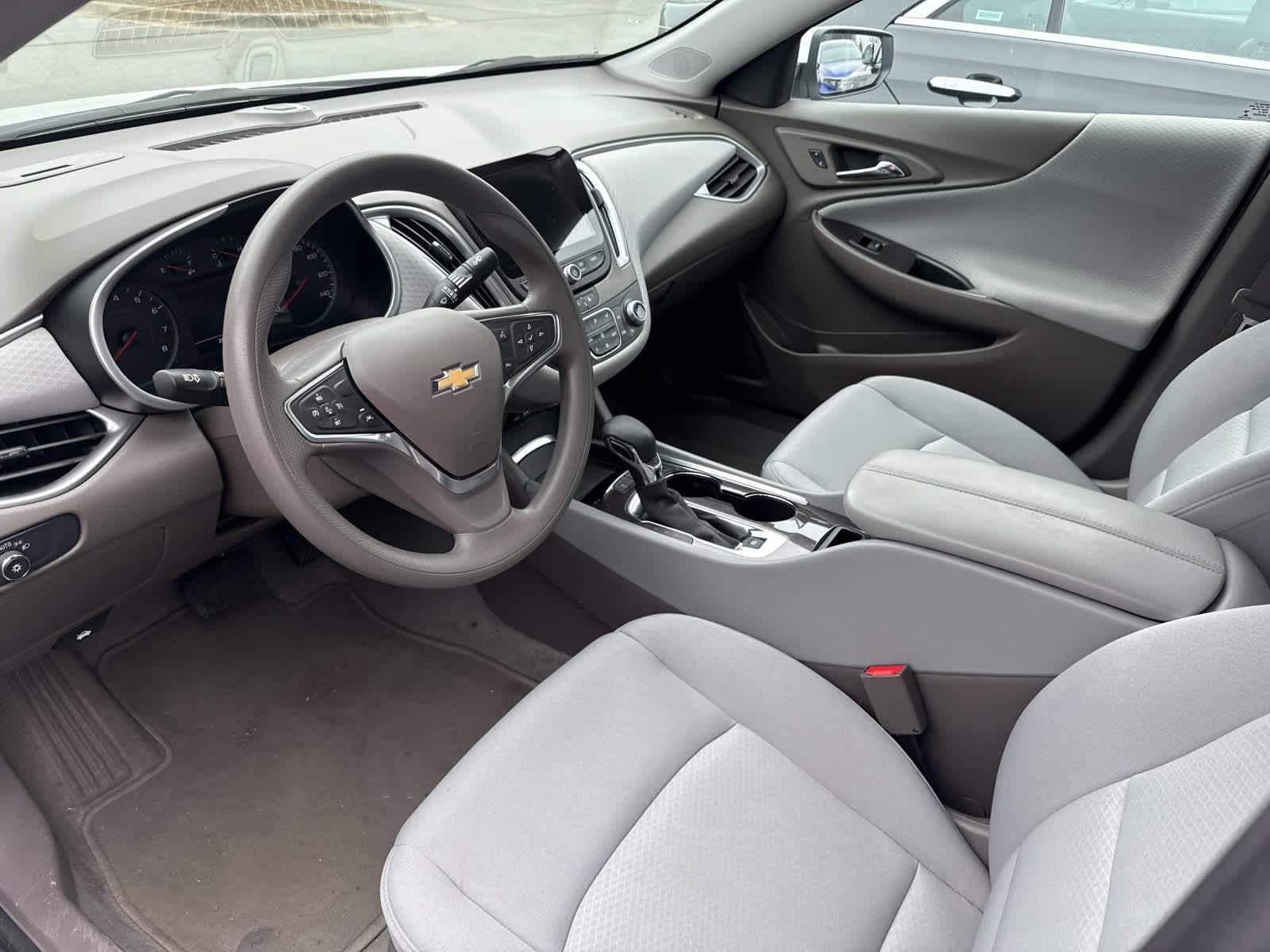 Used 2025 Chevrolet Malibu LT image 7