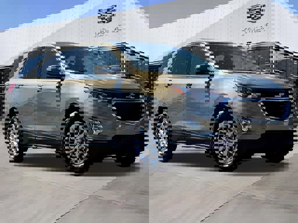 Used 2018 Chevrolet Equinox LT image 2