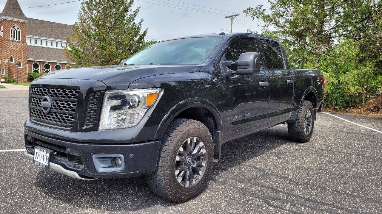 Used 2019 Nissan Titan PRO-4X w/ Pro-4x Utility Package AWD/4WD image 4