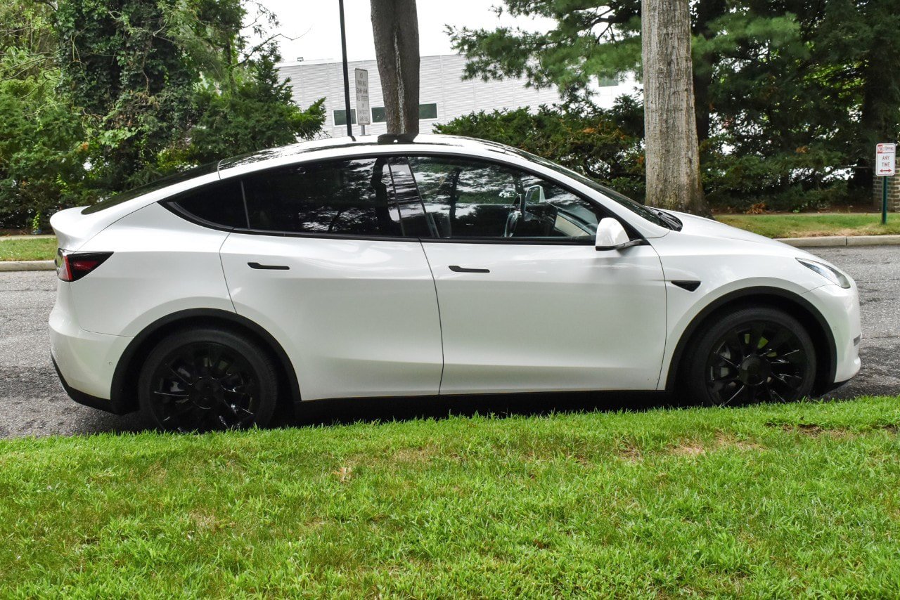 Used 2021 Tesla Model Y 2WD image 9