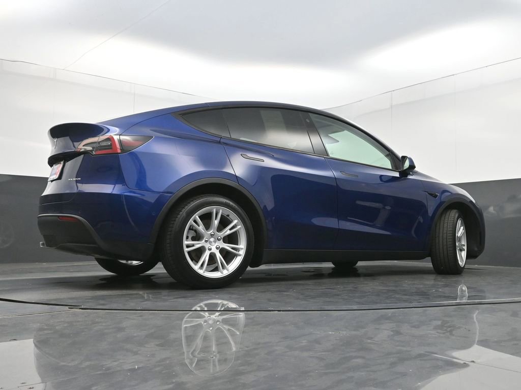 Used 2021 Tesla Model Y Long Range AWD/4WD image 28