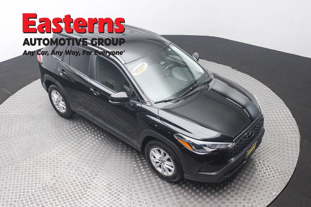 Used 2024 Toyota Corolla Cross LE FWD image 3
